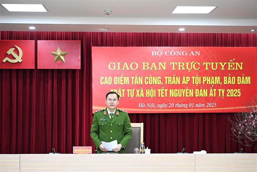 Thứ trưởng Công an, Trung tướng Nguyễn Văn Long phát biểu chỉ đạo tại Hội nghị.