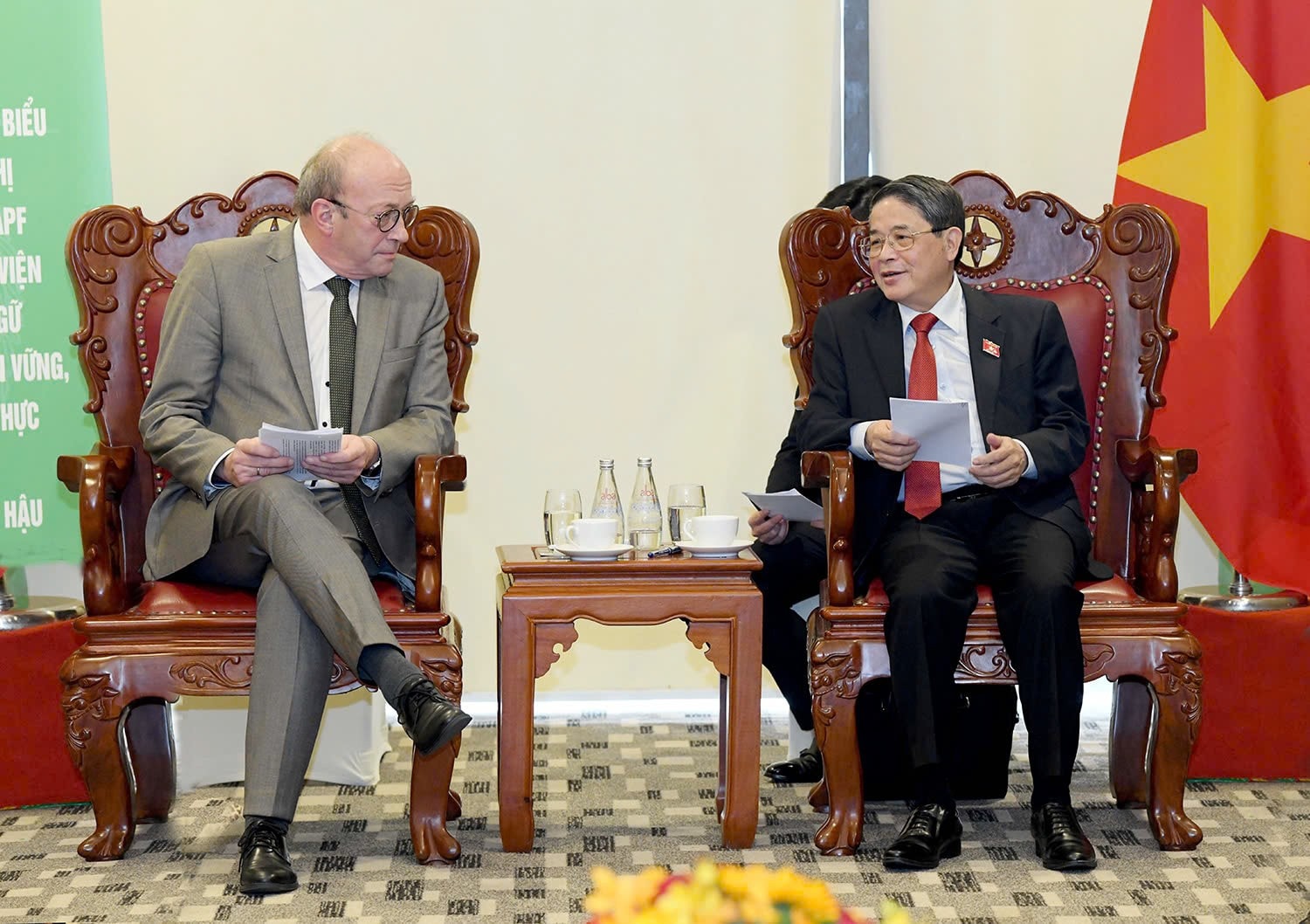 Phó Chủ tịch Quốc hội Nguyễn Đức Hải tiếp Phó Chủ tịch Liên minh nghị viện Pháp ngữ, nghị sĩ Nghị viện vùng Wallonie (Bỉ) Jean-Paul Wahl. Ảnh: Lâm Hiển