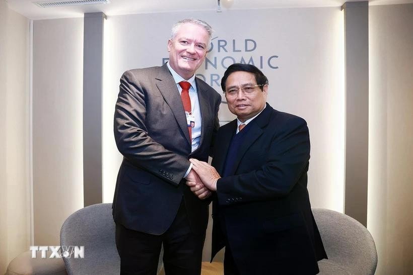 Thủ tướng Phạm Minh Chính gặp Tổng Thư ký Tổ chức Hợp tác và Phát triển kinh tế (OECD) Mathias Cormann. Ảnh: Dương Giang/TTXVN