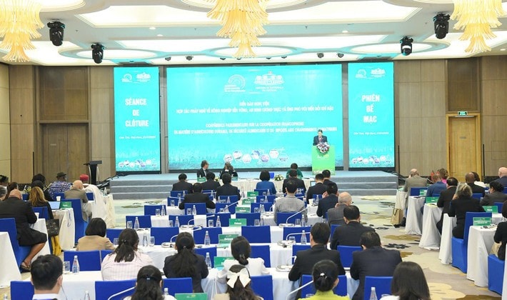 An overview of THE discussion session on sharing experiences on responding to climate change. (Photo: Lam Hien) z6250517586417-76617f77e10cdb46bfbcf72164052ca6.jpg