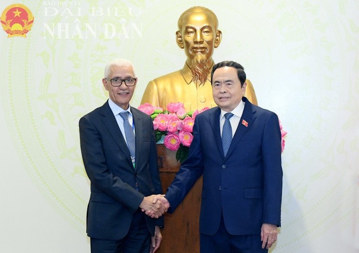 NA Chairman Tran Thanh Man received Speaker of the House of Representatives of Morocco Rachid Talbi El Alami in Can Tho on January 21 (Photo: Lam Hien) ctqh-tiep-ha-vien.jpg