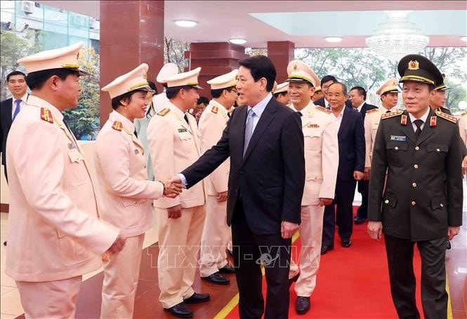 Chủ tịch nước Lương Cường với cán bộ lãnh đạo, sĩ quan Bộ Tư lệnh Cảnh vệ. Ảnh: Phạm Kiên/TTXVN