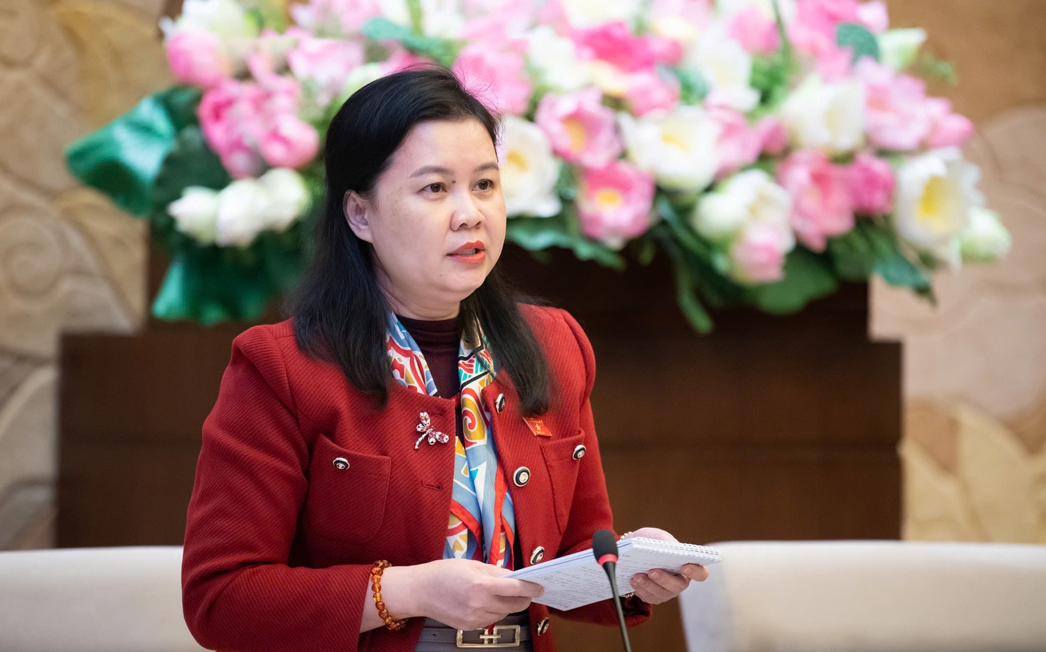 Phó Chủ nhiệm Ủy ban Pháp luật Nguyễn Phương Thủy phát biểu