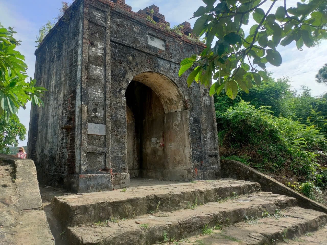 Hoành Sơn Quan nay. Ảnh: NPK