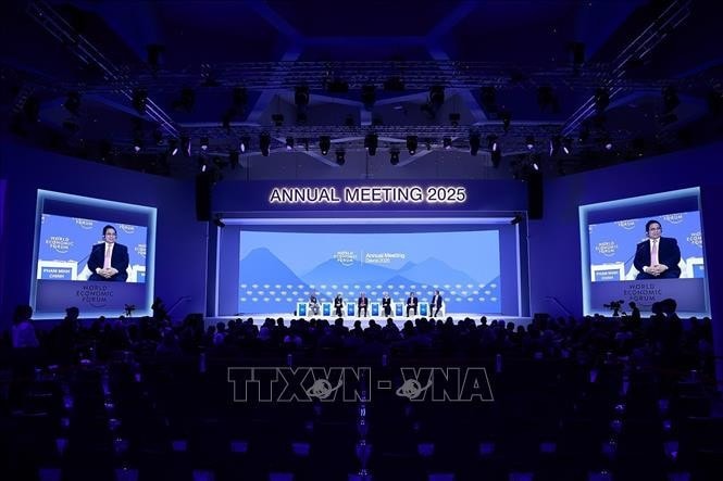 Phiên thảo luận toàn thể với chủ đề “ASEAN: Gắn kết để vươn xa". Ảnh: Dương Giang/TTXVN