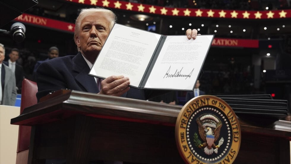 Tổng thống Donald Trump rút Mỹ khỏi Thỏa thuận Paris về biến đổi khí hậu. Ảnh: AP