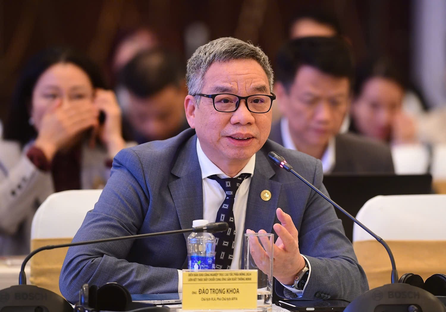 ong-khoa.jpg