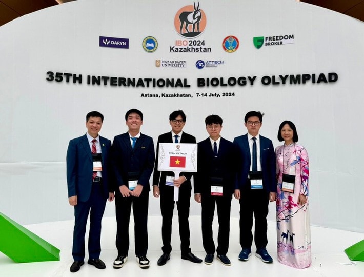 doi-tuyen-olympic-sinh-hoc-quoc-1720886868610.jpg