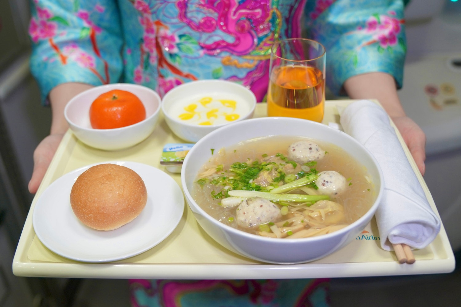 anh-5-vietnam-airlines-mang-huong-vi-tet-den-gan-hon-voi-moi-thuc-khach-thong-qua-nhung-mon-an-mang-dam-huong-vi-co-truyen-anh-vna.jpg