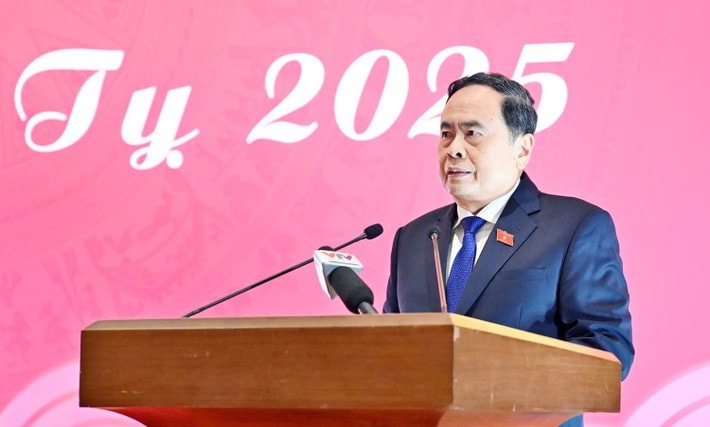 National Assembly Chairman Tran Thanh Man speaks at the meeting. (Photo: Quang Khanh) ctqh-pb.jpg