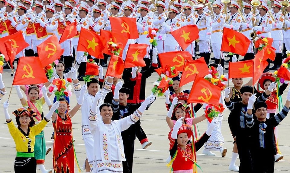 Dưới ngọn cờ của Đảng, 95 năm qua, trên nền móng giang san xã tắc mấy nghìn năm, Dân tộc ta tự tin vững bước trên con đường xã hội chủ nghĩa