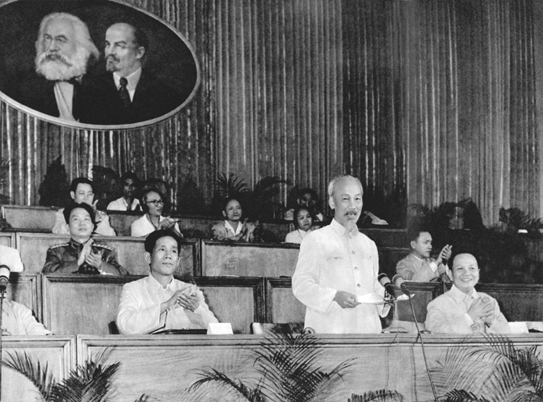 Chủ tịch Hồ Chí Minh đọc diễn văn khai mạc tại Đại hội đại biểu toàn quốc lần thứ III của Đảng ngày 5.9.1960 Ảnh: hochiminh.vn