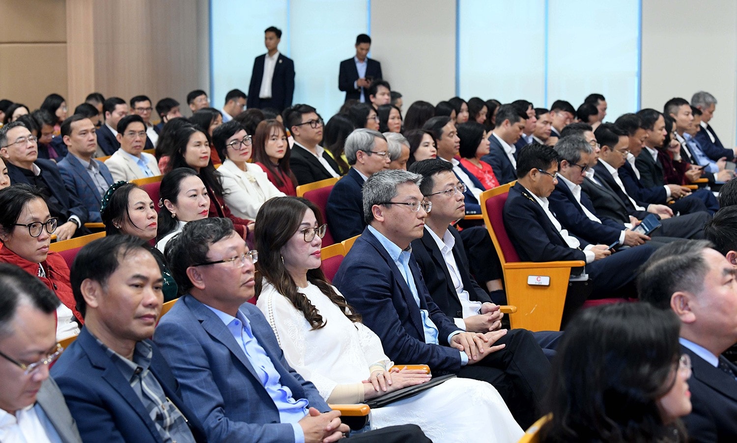 Các đại biểu dự cuộc làm việc. Ảnh: Lâm Hiển
