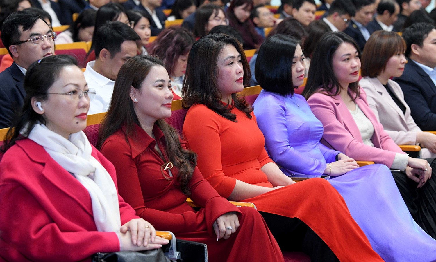 Các đại biểu dự cuộc làm việc. Ảnh: Lâm Hiển