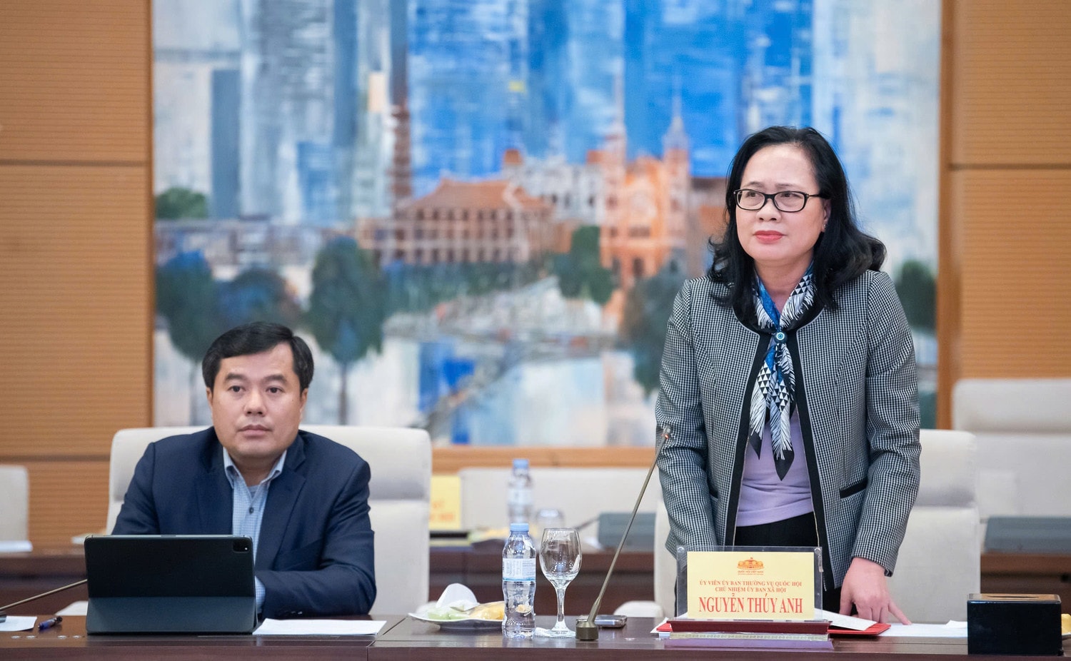 Phó Tổng Thư ký Quốc hội, Phó Chủ nhiệm Văn phòng Quốc hội Nguyễn Thị Thúy Ngần phát biểu. Ảnh: Trung Thành