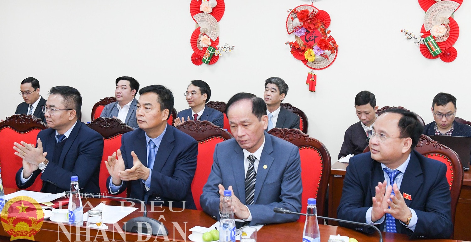 Các đại biểu dự cuộc làm việc. Ảnh: Lâm Hiển