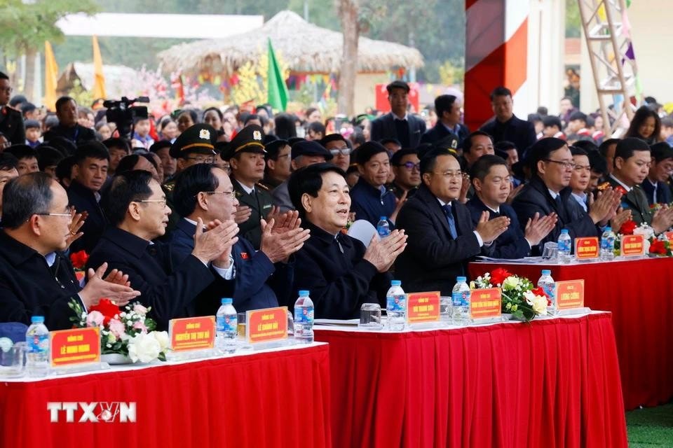 Chủ tịch nước Lương Cường dự Lễ phát động “Tết trồng cây Đời đời nhớ ơn Bác Hồ” Xuân Ất Tỵ tại xã Chiến Thắng, huyện Chi Lăng, tỉnh Lạng Sơn. Ảnh: Lâm Khánh/TTXVN