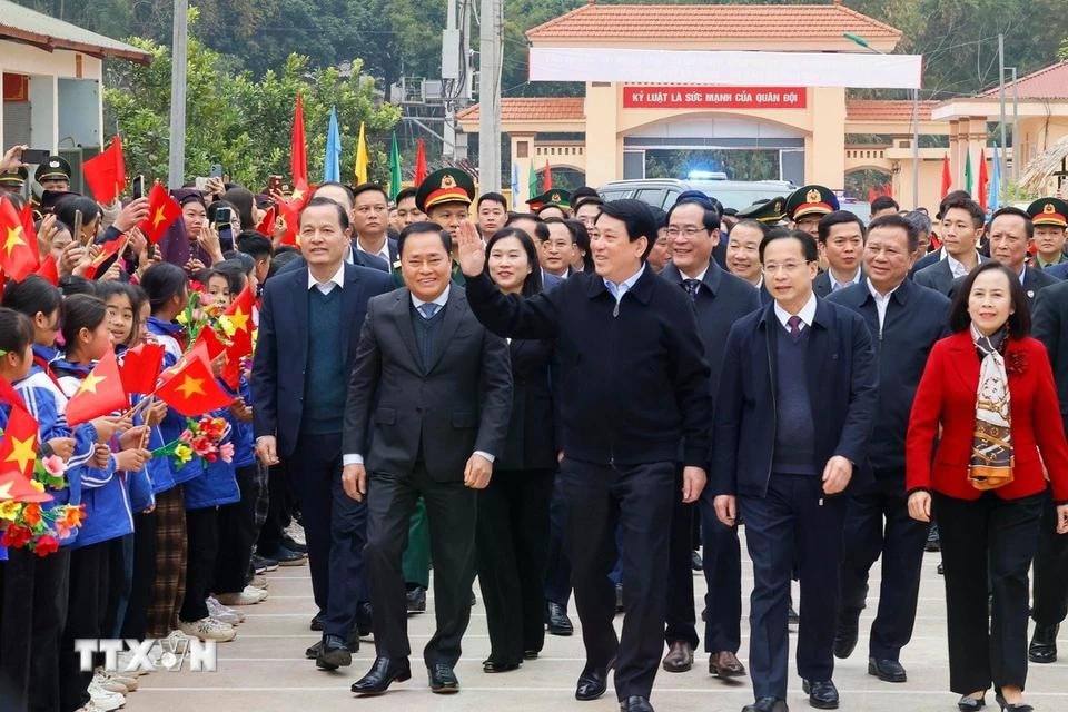 Chủ tịch nước Lương Cường dự Lễ phát động “Tết trồng cây Đời đời nhớ ơn Bác Hồ” Xuân Ất Tỵ tại xã Chiến Thắng, huyện Chi Lăng, tỉnh Lạng Sơn. Ảnh: Lâm Khánh/TTXVN