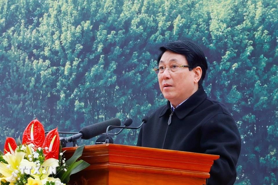 Chủ tịch nước Lương Cường phát động “Tết trồng cây Đời đời nhớ ơn Bác Hồ” Xuân Ất Tỵ tại xã Chiến Thắng, huyện Chi Lăng, tỉnh Lạng Sơn. Ảnh: Lâm Khánh/TTXVN