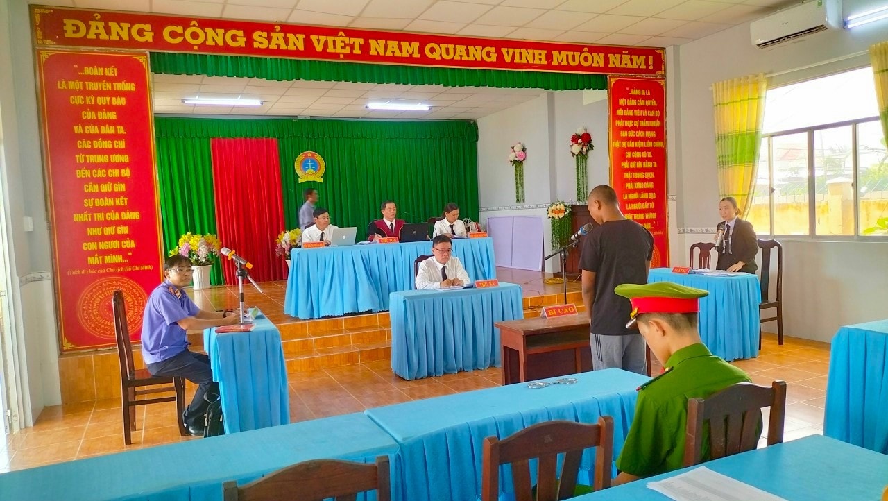 Trực trợ giúp pháp lý trong điều tra hình sự giúp tăng khả năng tiếp cận pháp luật của người bị buộc tội, bị hại, đương sự trong vụ án hình sự. Ảnh: Hồng Như
