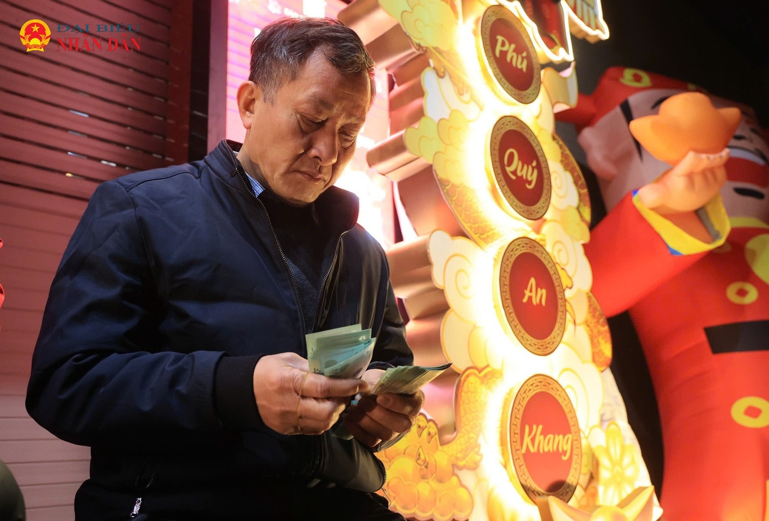 ngay-via-than-tai-1.jpg
