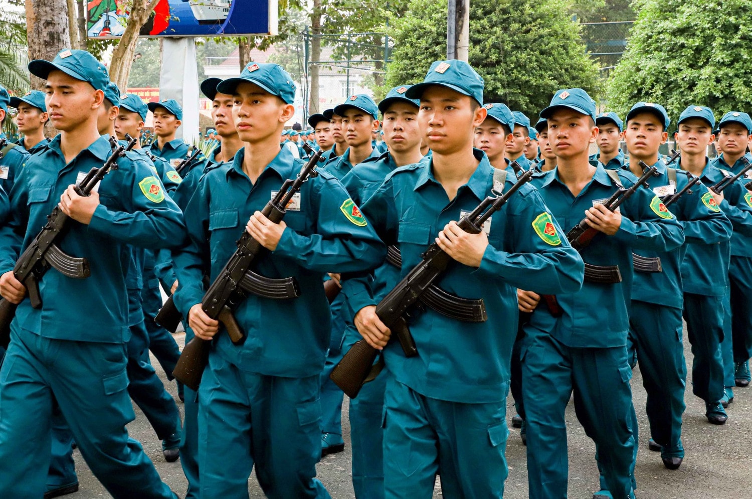 nguoi-chi-huy-cao-nhat-cua-dan-quan-tu-ve.jpg