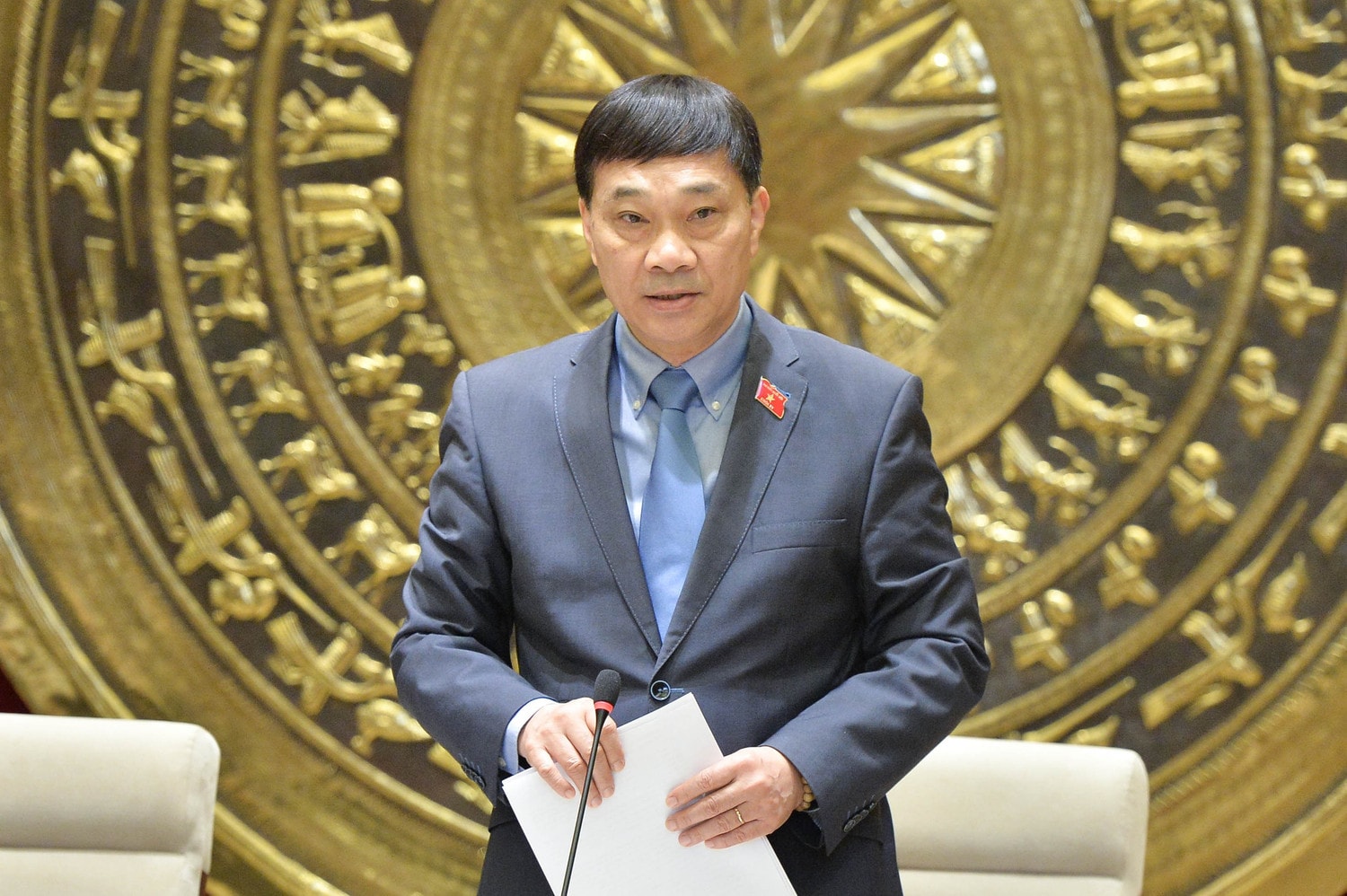 chu-nhiem-uy-ban-kinh-te-vu-hong-thanh-phat-bieu.jpg