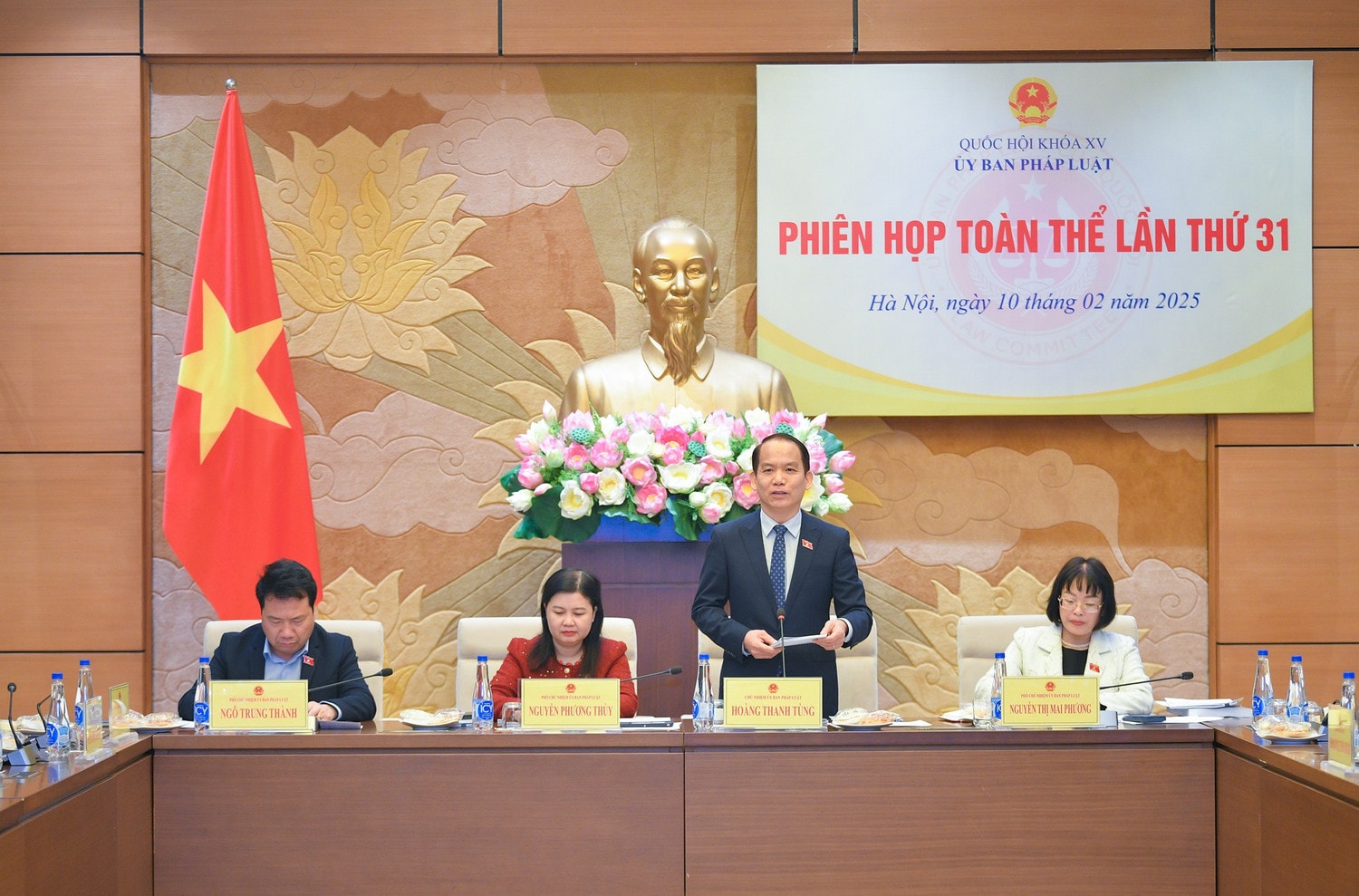 Chủ nhiệm Ủy ban Pháp luật Hoàng Thanh Tùng kết luận nội dung thảo luận