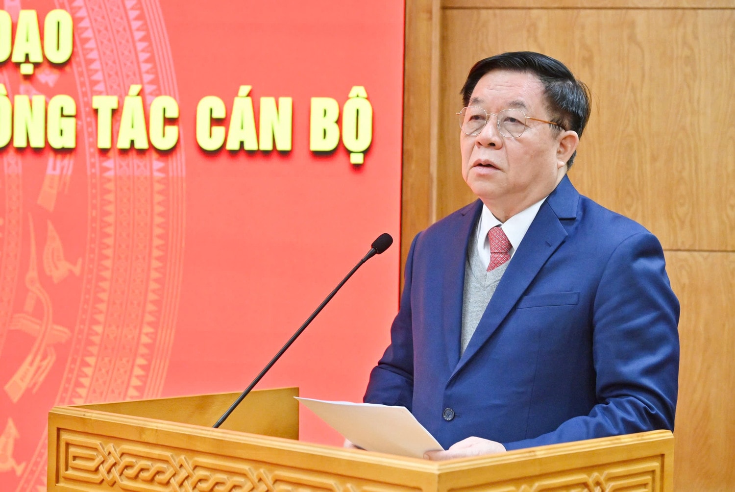 hoi-nghi02.jpg