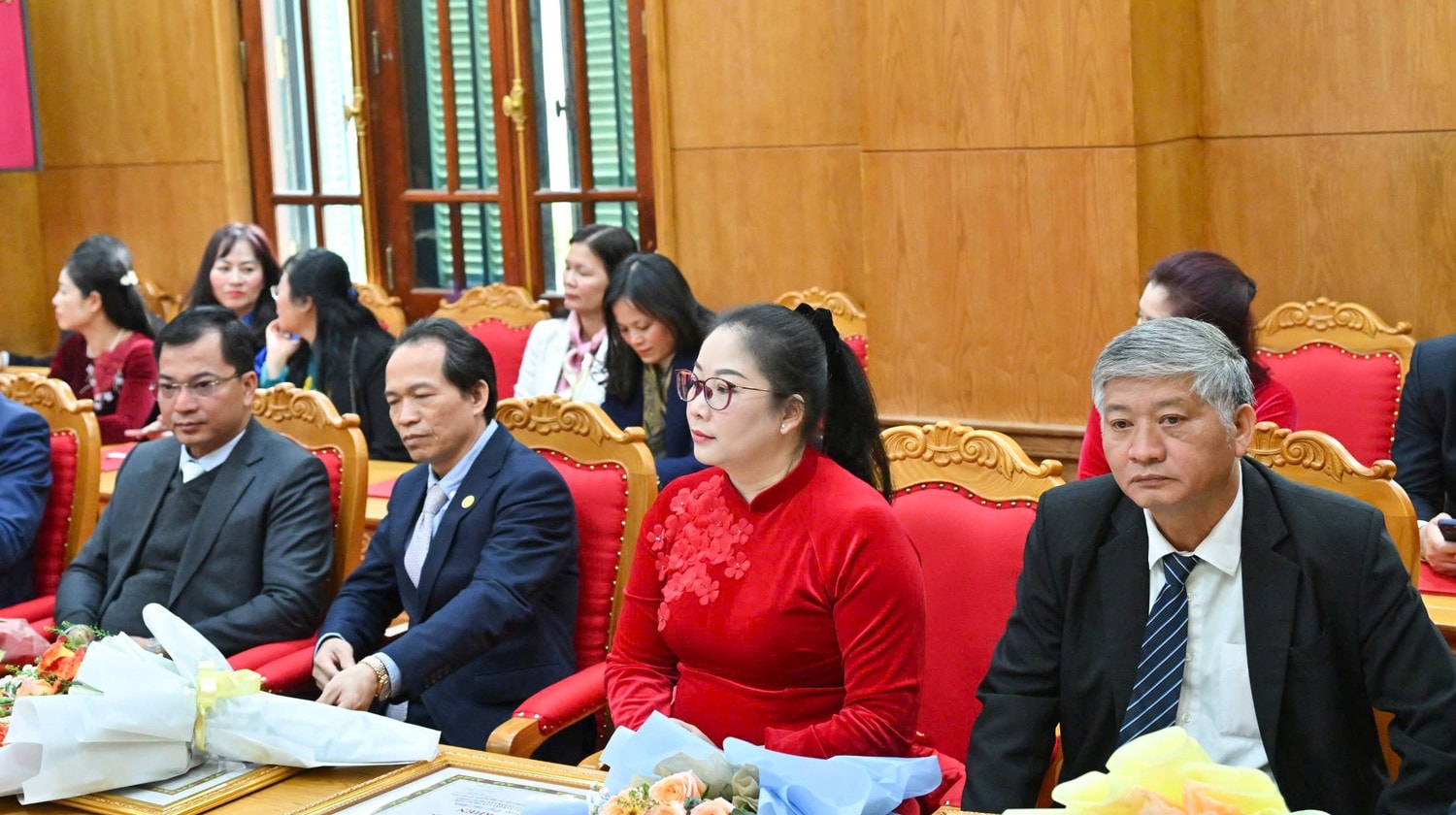 hoi-nghi12.jpg