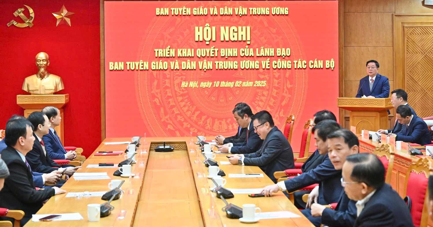 hoi-nghi03.jpg
