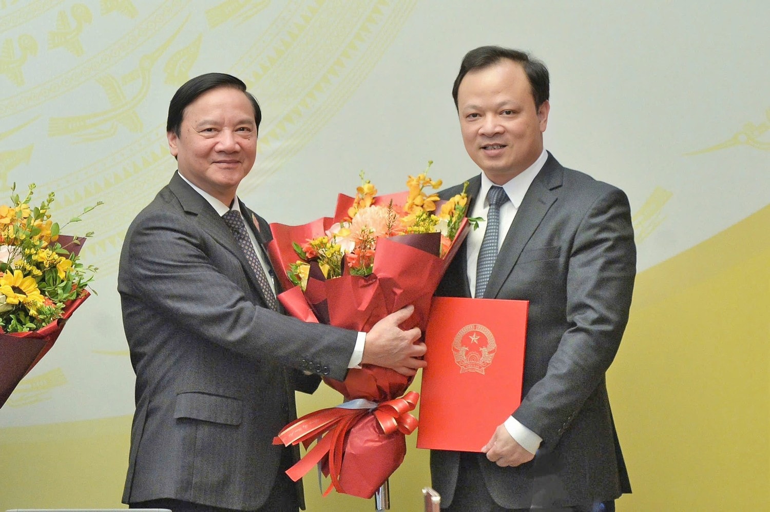 cong-tac-can-bo05.jpg