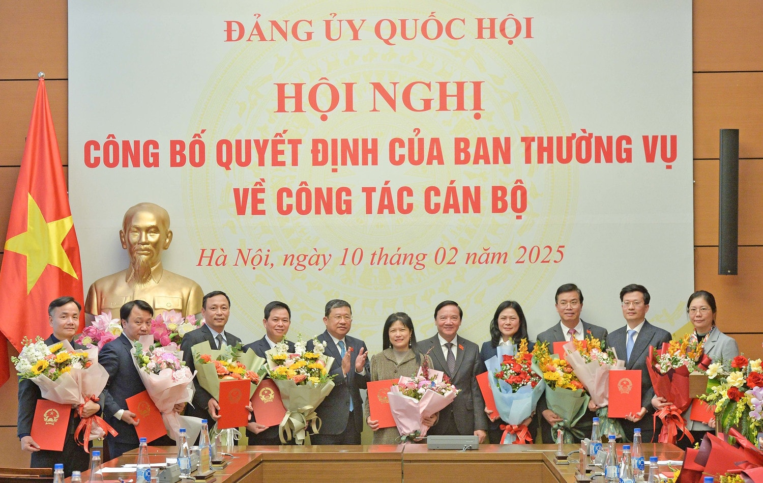 cong-tac-can-bo01.jpg