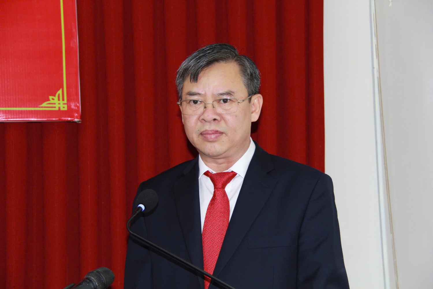 chu-tich-6.jpg