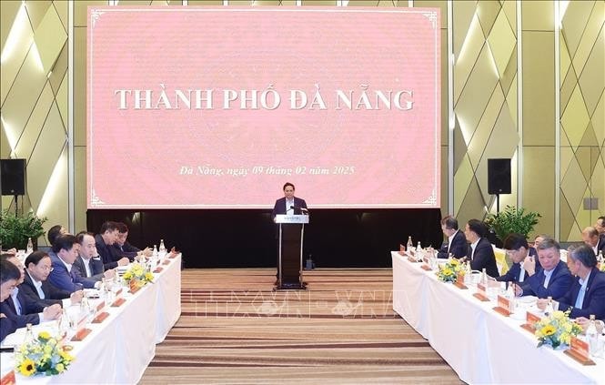 Thủ tướng Phạm Minh Chính làm việc với Ban thường vụ Thành uỷ Đà Nẵng về tình hình phát triển kinh tế-xã hội. Ảnh: Dương Giang/TTXVN