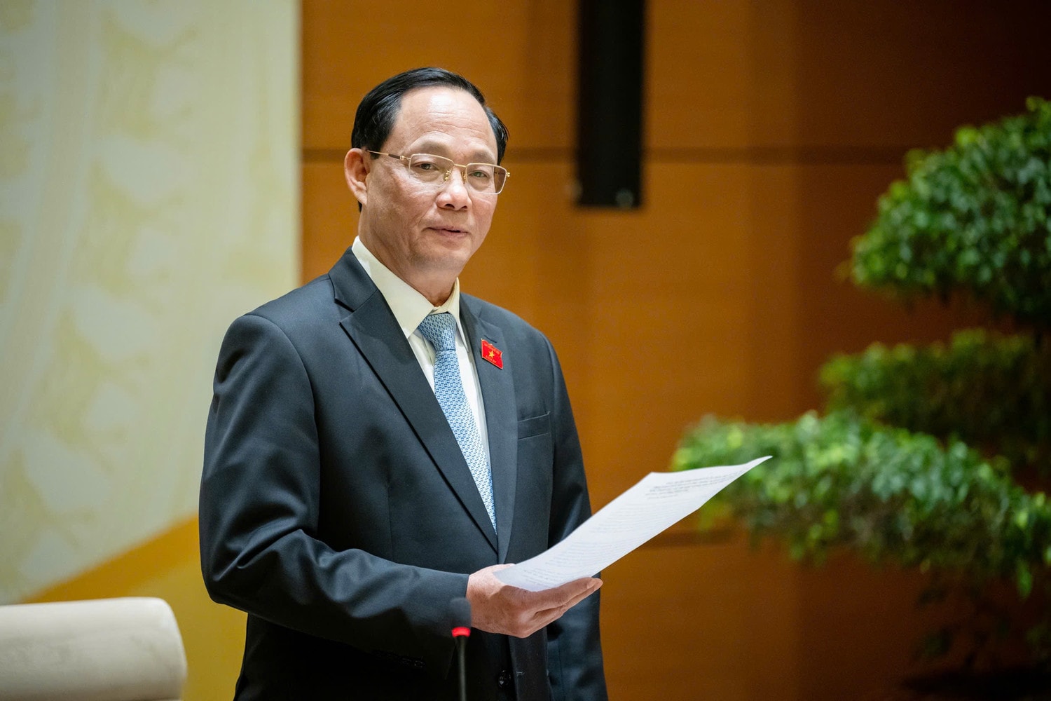 Phó Chủ tịch Quốc hội, Thượng tướng Trần Quang Phương phát biểu tại phiên họp