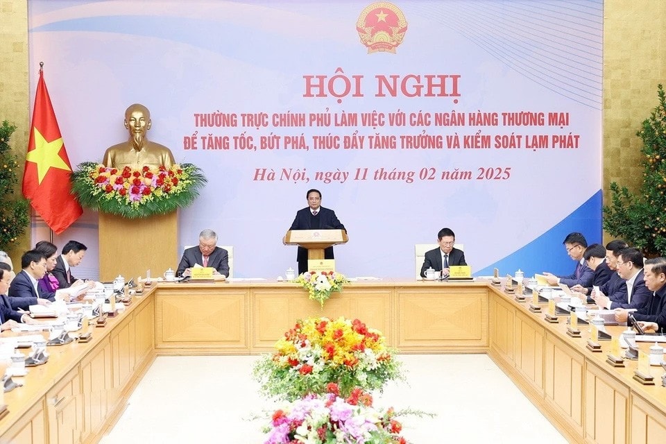 Thủ tướng Phạm Minh Chính khai mạc Hội nghị Thường trực Chính phủ làm việc với các ngân hàng thương mại. Ảnh: Dương Giang/TTXVN