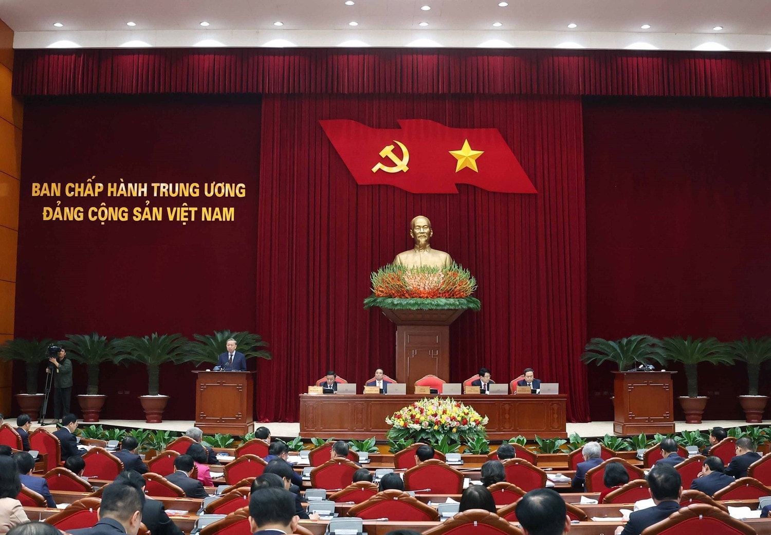 Tổng Bí thư Tô Lâm phát biểu khai mạc Hội nghị Ban Chấp hành Trung ương Đảng khóa XIII ngày 23.1.2025. Ảnh: Thống Nhất/TTXVN