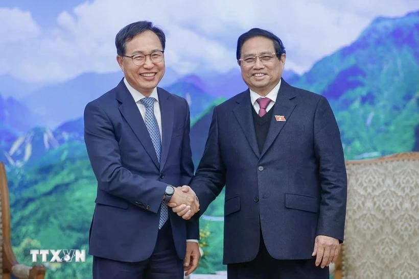 Thủ tướng Phạm Minh Chính tiếp Tổng Giám đốc Tổ hợp Samsung Việt Nam Choi Joo Ho. Ảnh: Dương Giang/TTXVN