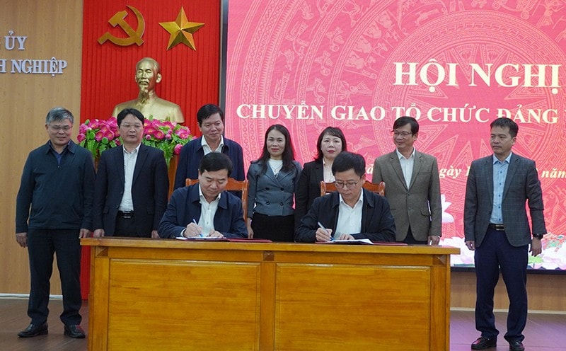dang-uy-khoi-1.jpg