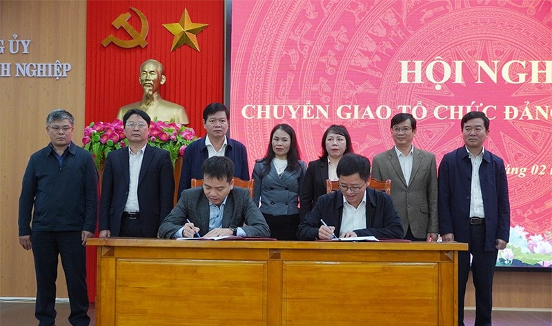 dang-uy-khoi-2.jpg