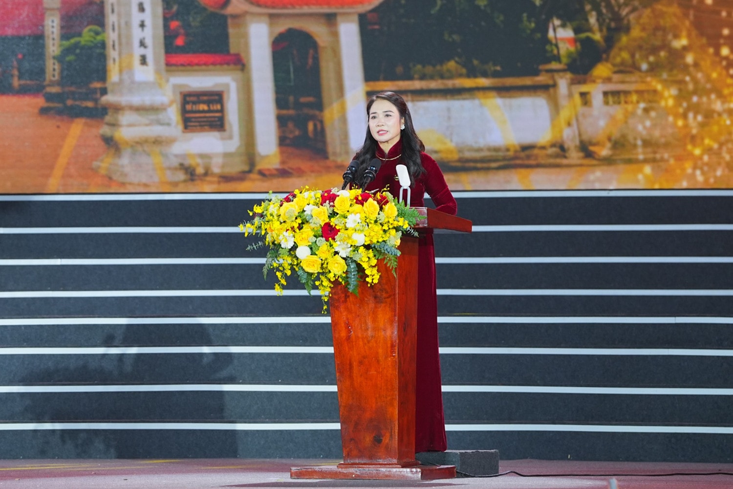 Bí thư Quận ủy Hải An Nguyễn Thị Thu phát biểu tại buổi Lễ. Ảnh: Đàm Thanh