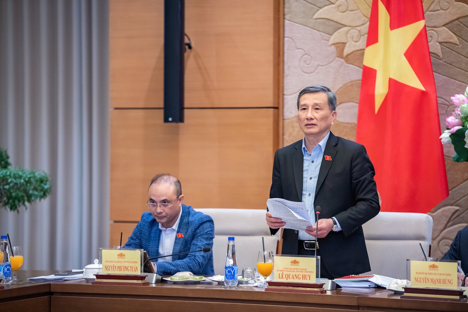 Chủ nhiệm Ủy ban Khoa học, Công nghệ và Môi trường Lê Quang Huy phát biểu