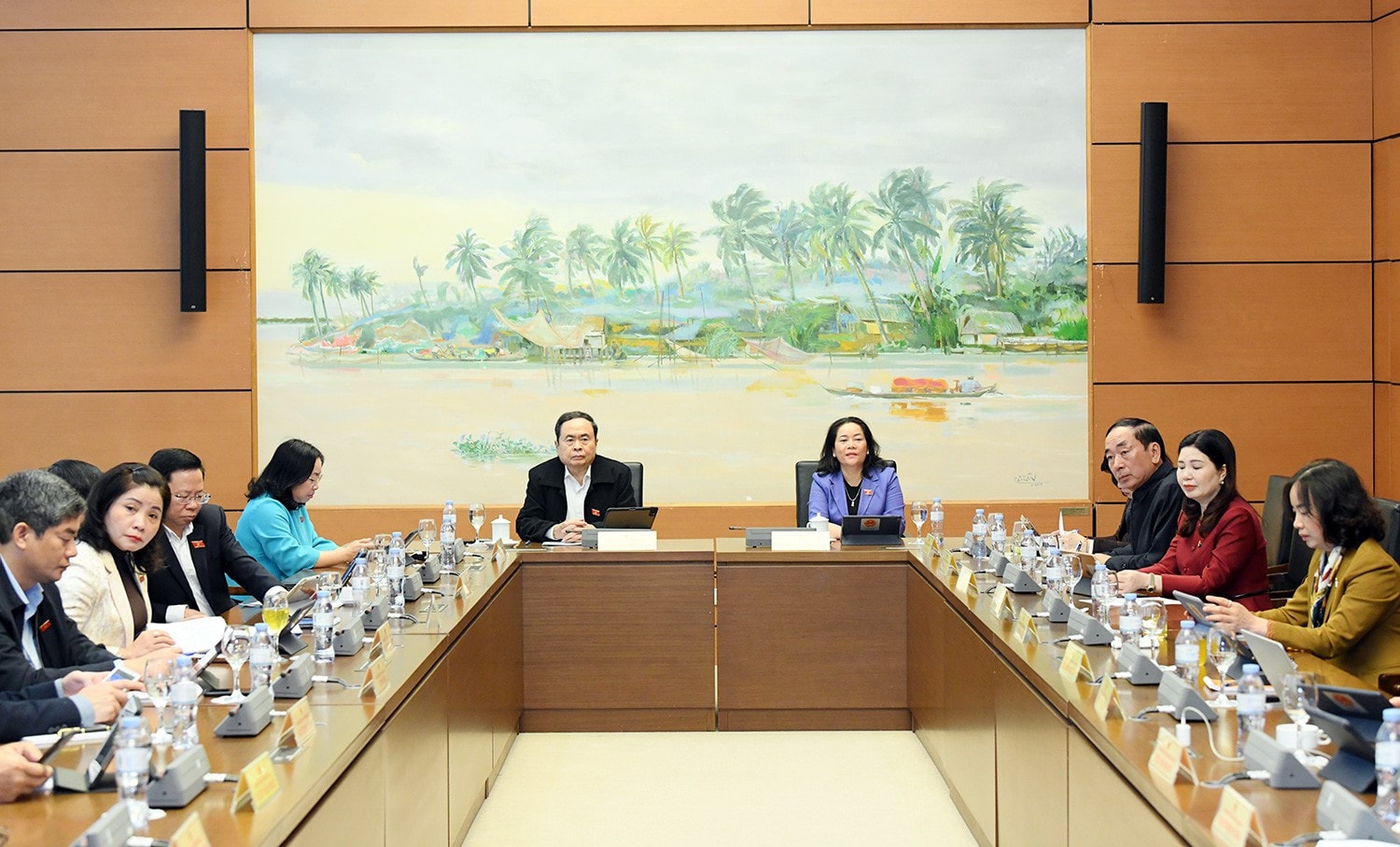 Quang cảnh thảo luận tại Tổ 13