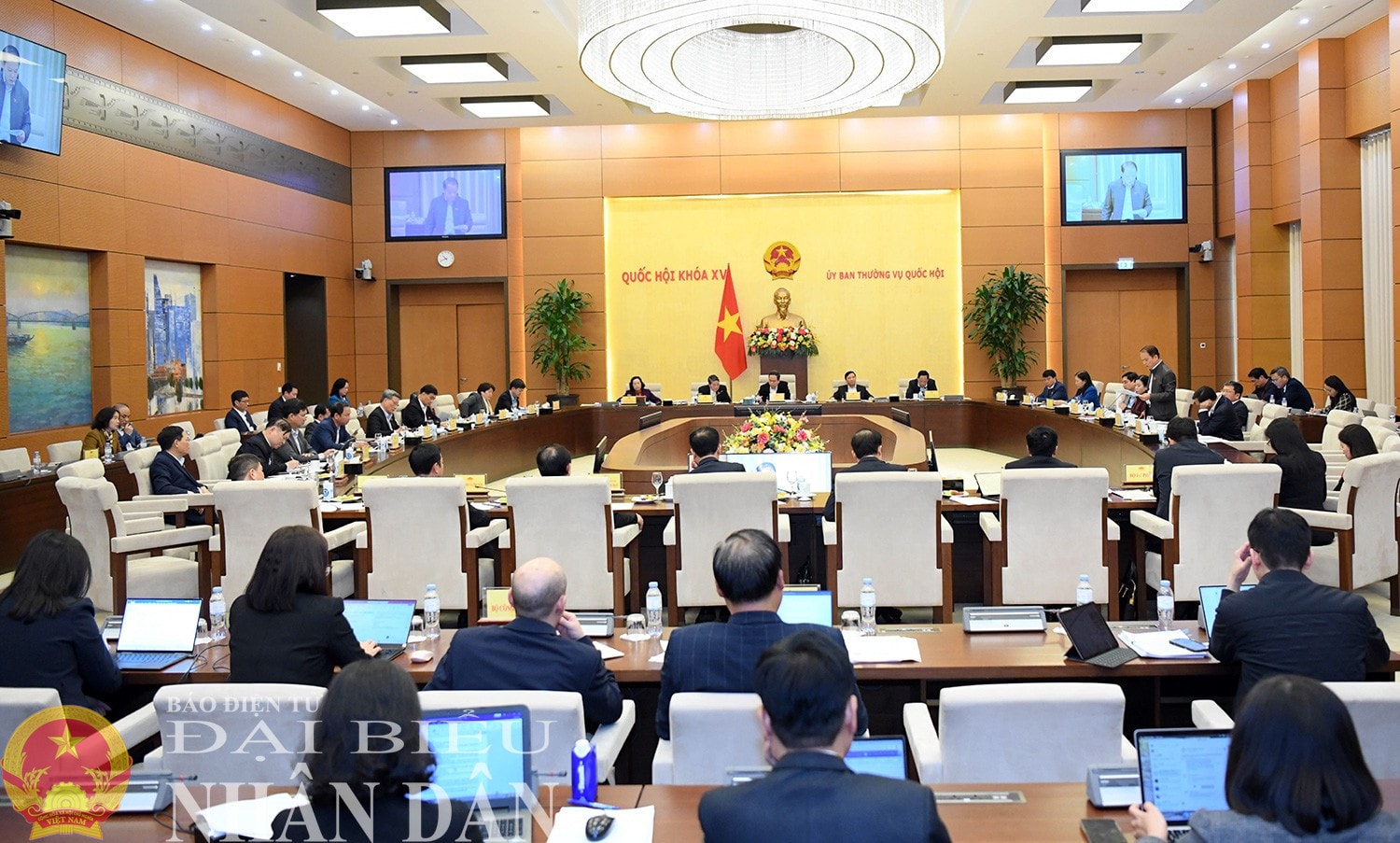 Quang cảnh phiên họp. Ảnh: Lâm Hiển