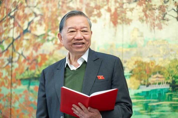 The Party chief To Lam speaks at the group discussion. Photo: Phi Long img-2467.jpg