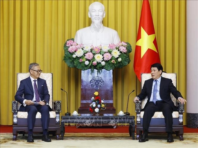 Chủ tịch nước Lương Cường tiếp Bộ trưởng Ngoại giao Lào Thongsavanh Phomvihane. Ảnh: Lâm Khánh/TTXVN