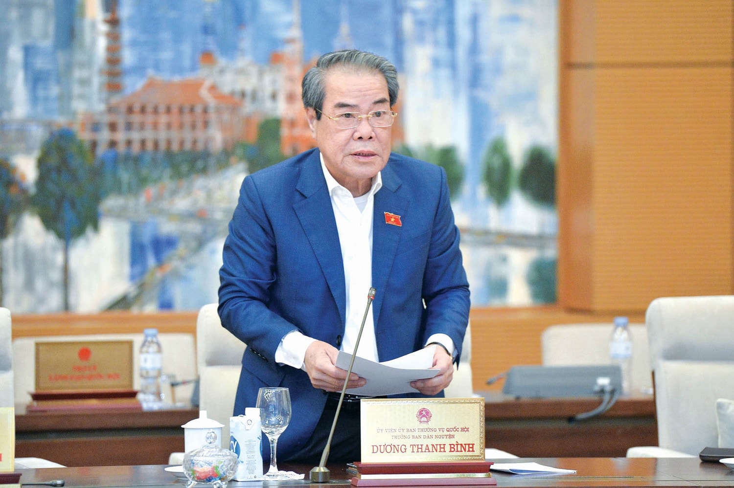 Trưởng Ban Dân nguyện Dương Thanh Bình trình bày Báo cáo công tác dân nguyện của Quốc hội trong tháng 1.2025. Ảnh: Hồ Long