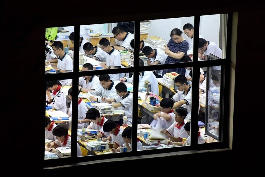 Một lớp luyện thi ngoài giờ ở Trung Quốc. Nguồn: AFP/Straits Times