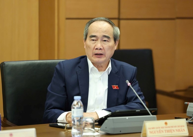 ĐBQH Nguyễn Thiện Nhân phát biểu. Ảnh: T.Chi